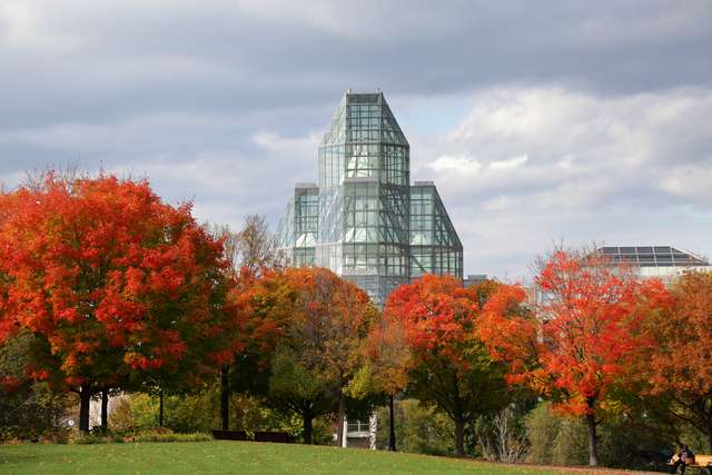 View_of_National_Gallery_of_Canada_from_Majors_Hill_Park_Fall_9X8A8936-credit_Ottawa_Tourism.jpg